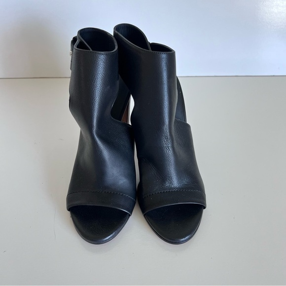 Vince Black Leather Sandals with Brown Heel - Picture 2 of 7